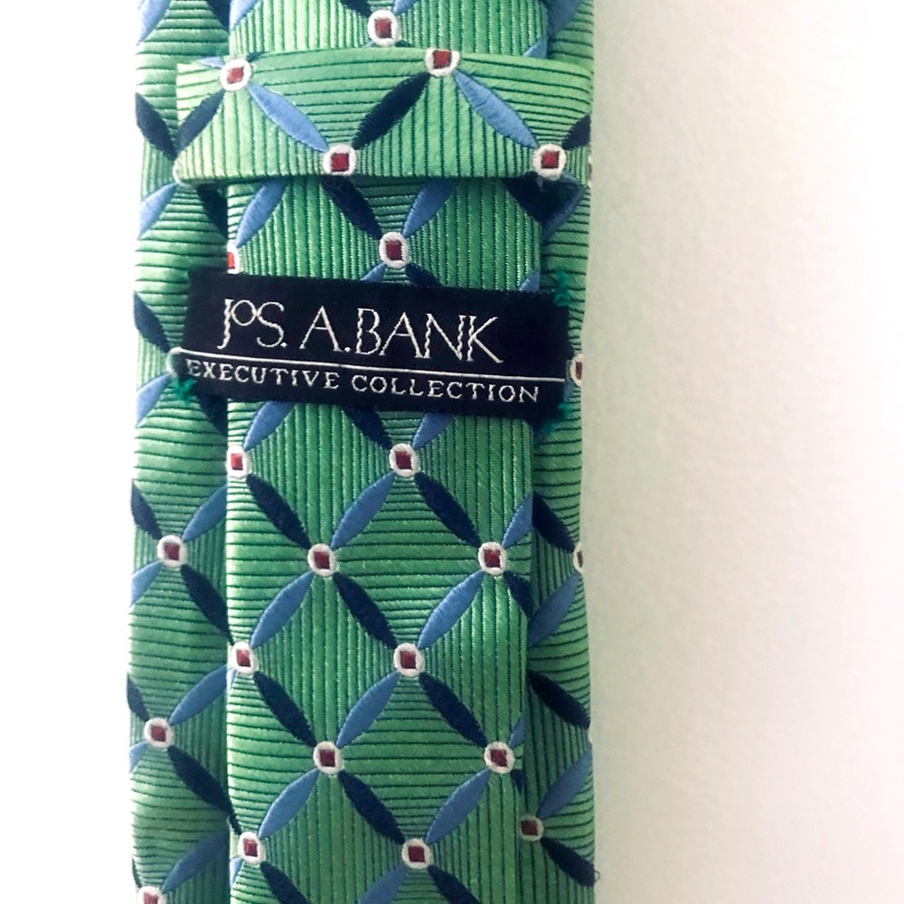 Gentlemen’s tie. Greens, blue & burgundy